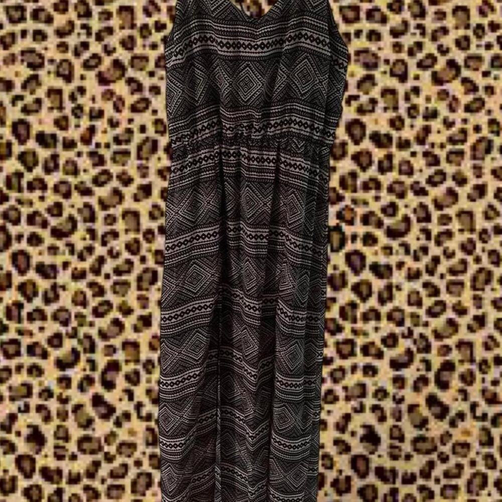 Size l charlotte russe black geometric maxi dress